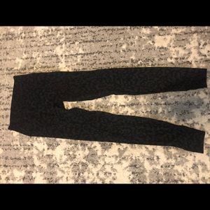 Lululemon camo aligns